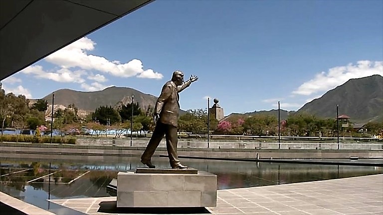 Monumento a Kirchner en Ecuador