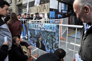 Operan a la Presidenta en la Fundación Favaloro