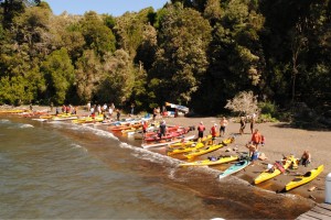 Furor por los kayaks en los lagos y ríos patagónicos