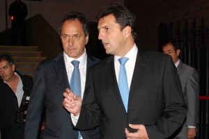 No los une el amor, sino el espanto: Scioli y Massa contra el acuerdo PRO-UCR
