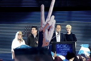Scioli y un ajustado triunfo ante Macri y Massa