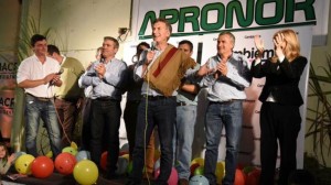 Macri llevó al norte su obsesión por captar votantes de Massa