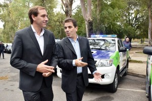 Garro y Ritondo, en la entrega de más de 80 móviles policiales