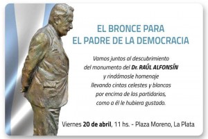 Levantan un monumento a Raúl Alfonsín en la Plaza Moreno