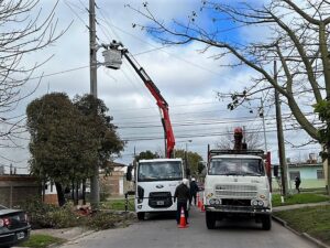 Obras para mejorar el servicio eléctrico en un sector de Los Hornos